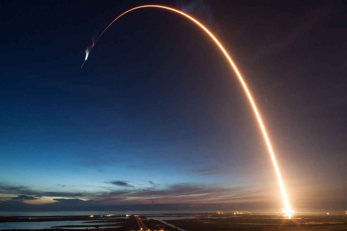SpaceX перенесла запуск супутників Starlink через тропічну бурю