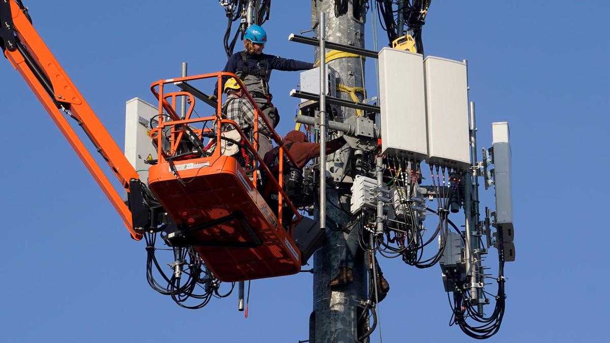 Українські оператори готуються до запуску 4G в діапазоні 900 МГц. Мінцифри попереджає про збої зв'язку