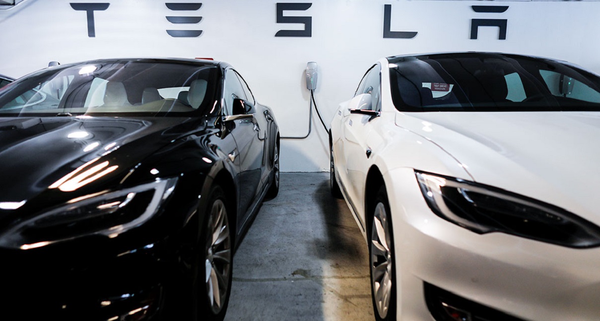 Tesla обігнала Toyota і стала найдорожчим автовиробником