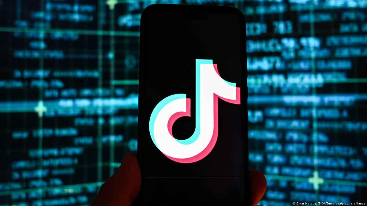 TikTok розробляє чат-бот зі штучним інтелектом