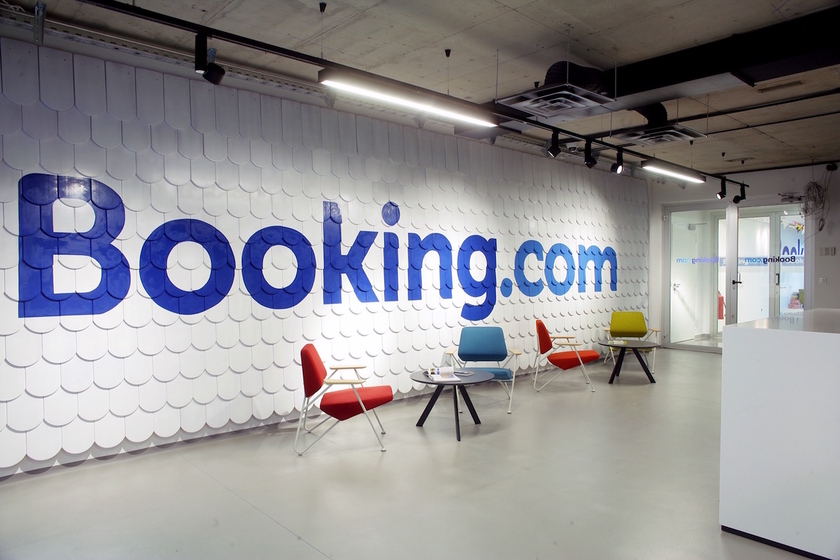 Booking.com запустив ШІ-сервіс, у якому ChatGPT плануватиме план подорожей