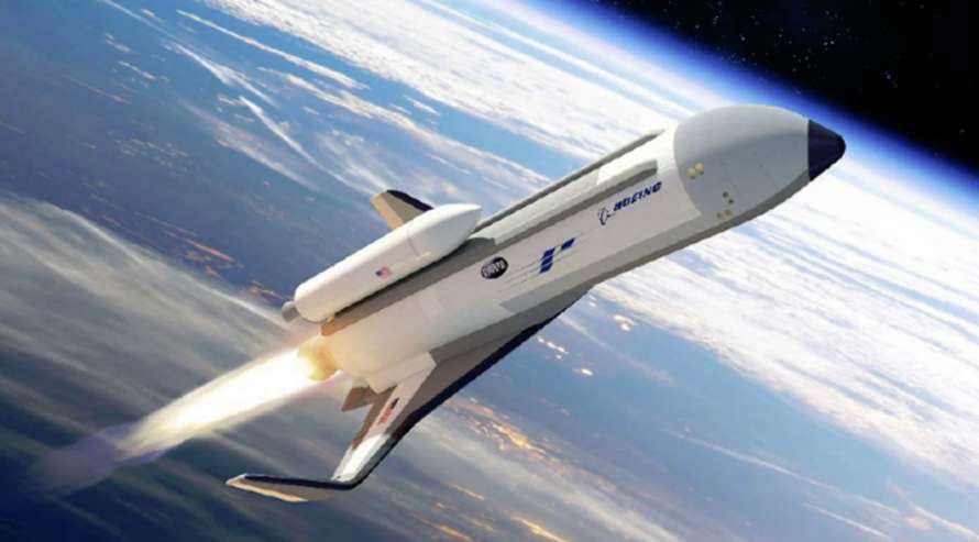 SpaceX успішно вивела на орбіту таємний космоплан Boeing X-37B