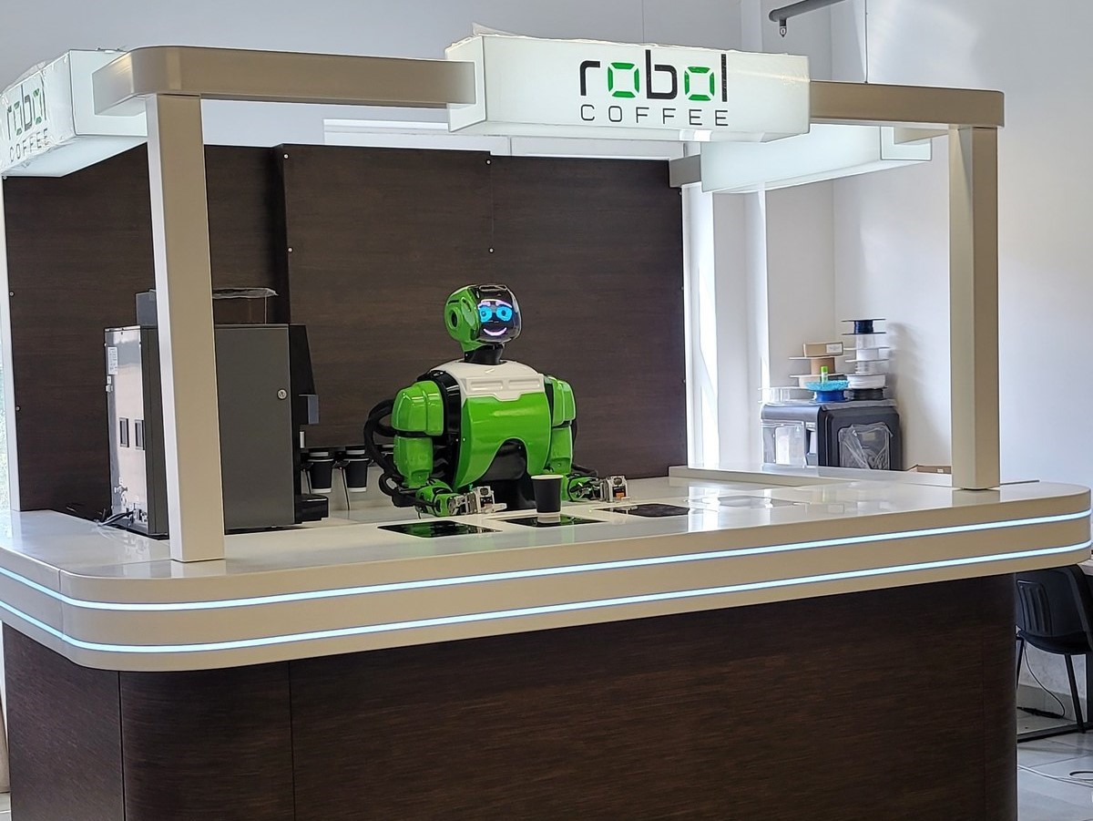 Кава без людських рук: український стартап RoboL створює роботизованих барист для автономних кавʼярень