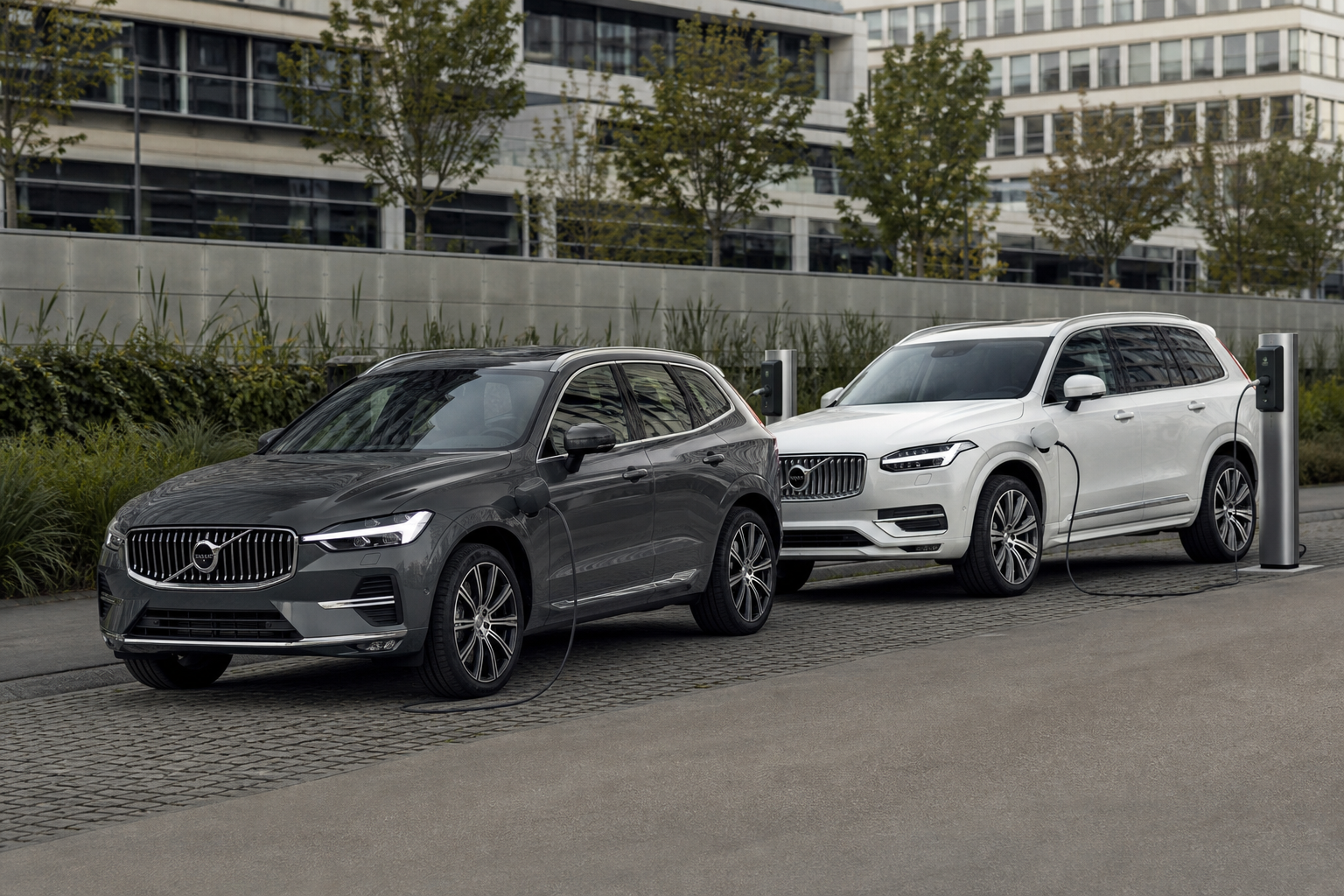 Volvo оновила гібридні XC60 і XC90 із запасом ходу на електриці до 126 км