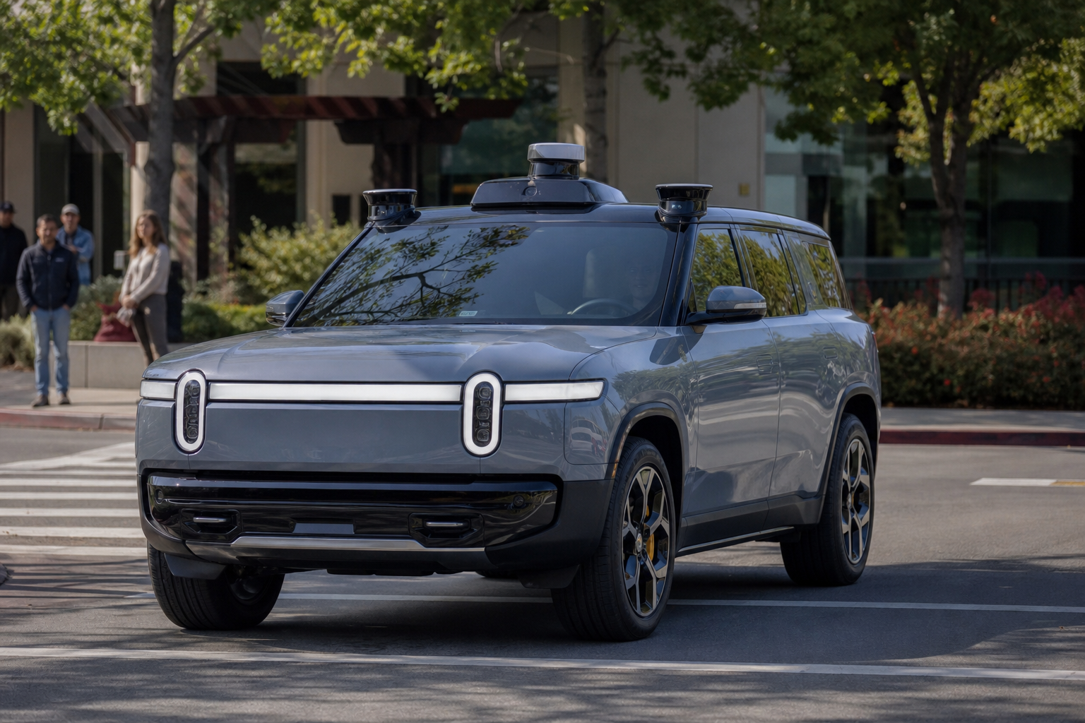 Rivian готує систему Autonomy+ для поїздок за заданим маршрутом