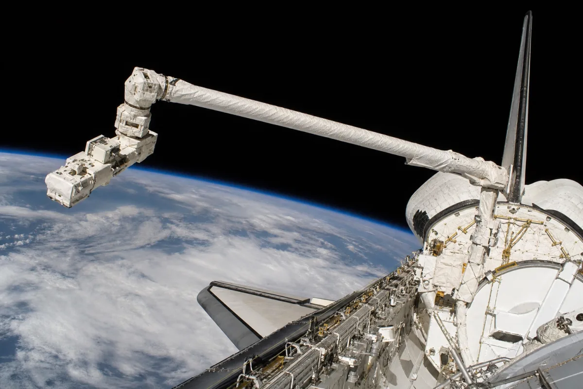 Роботизовану руку Canadarm визнали 300-ю історичною віхою IEEE