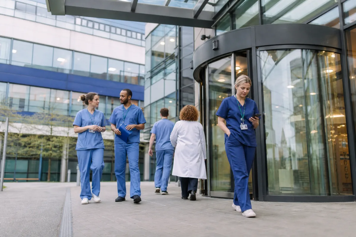 Прем'єр-міністр Британії Бернем зазнає тиску щодо контракту Palantir з NHS