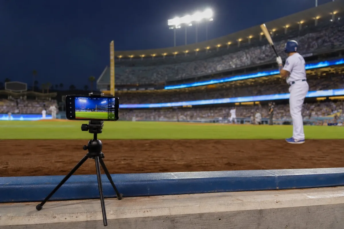 Apple зняла трансляцію матчу Dodgers на 14 iPhone 18 Pro Max