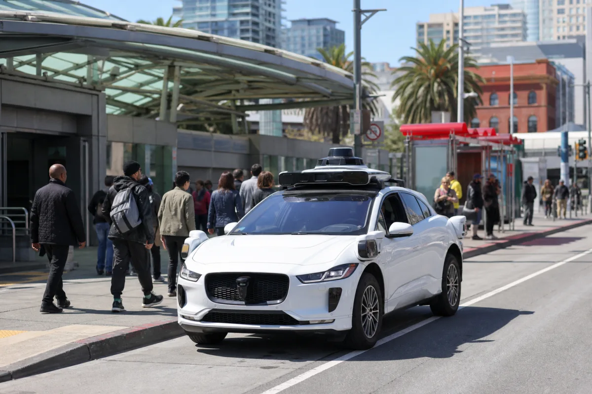 Waymo запустила з Visa знижки на поїздки до громадського транспорту