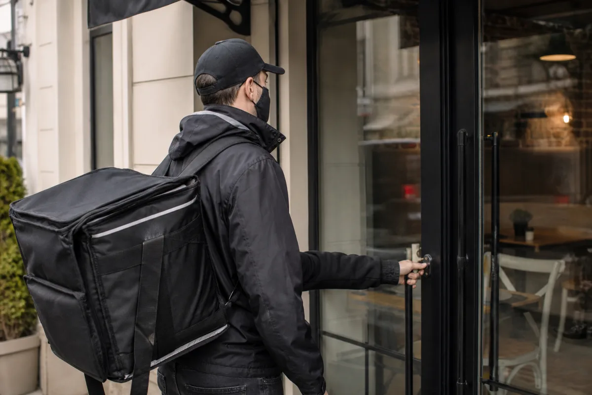 Uber Eats пропонує знижки до 15 доларів для нових користувачів