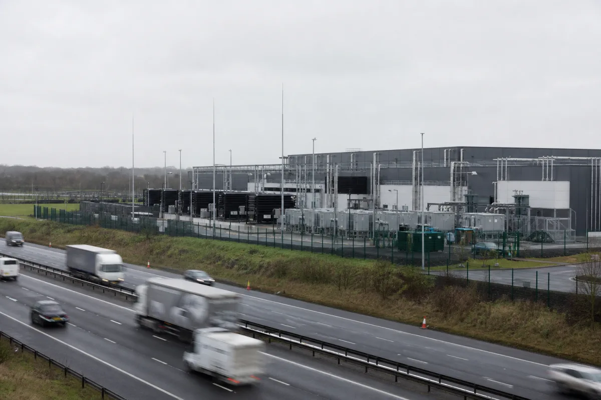 У Британії схвалили дата-центр Amazon біля M25 попри побоювання щодо повітря