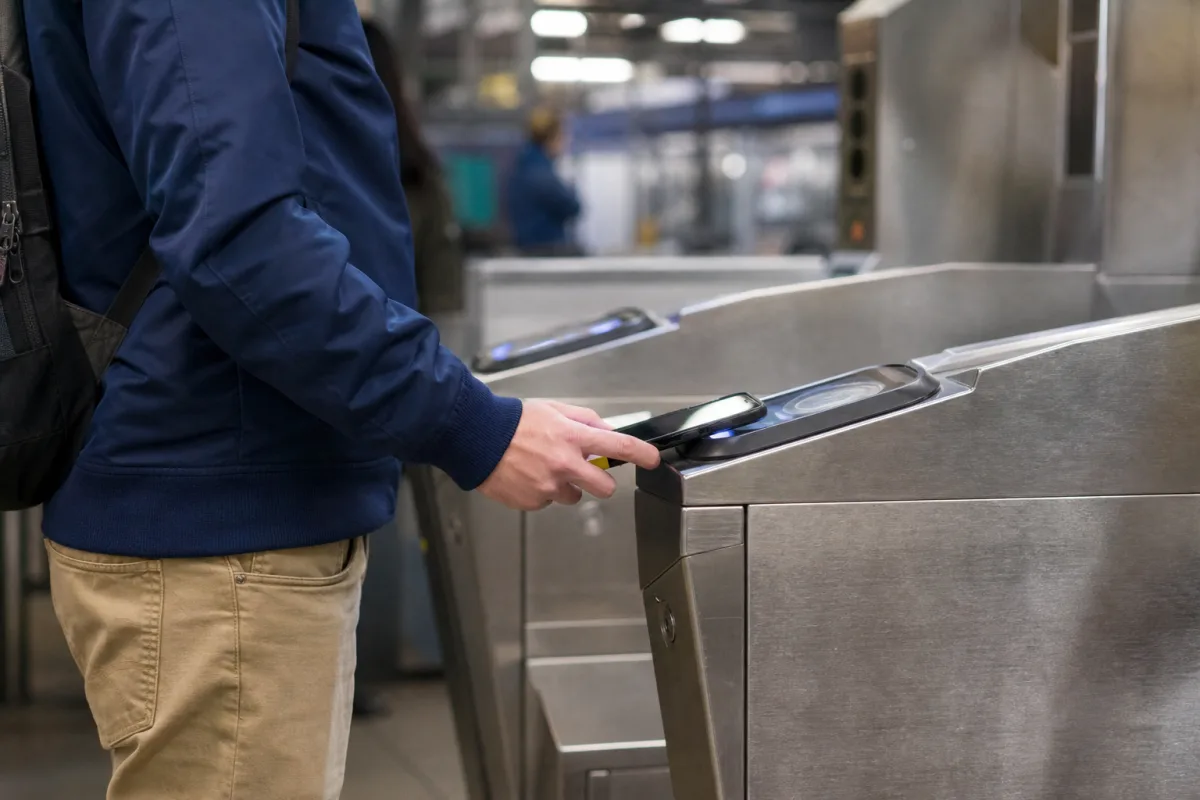 У Бостоні тестують Charlie Card з підтримкою Apple Wallet