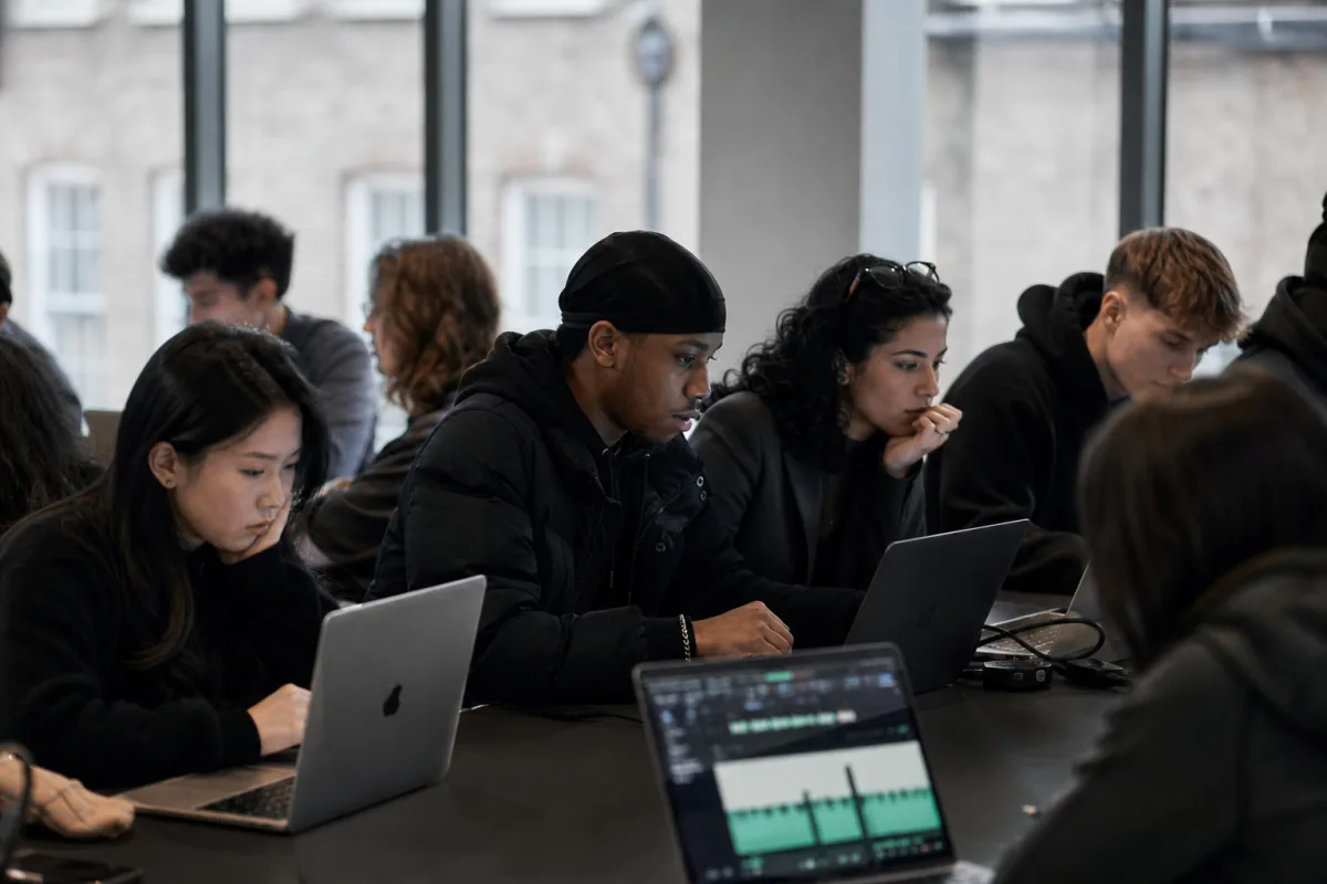 Apple запустила Creative Labs для молоді у Великій Британії