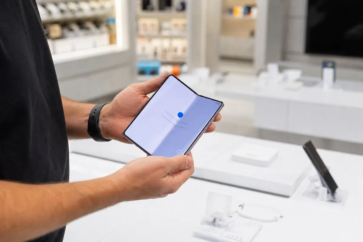Apple персоналізуватиме стартовий екран iPhone Duo іменем покупця