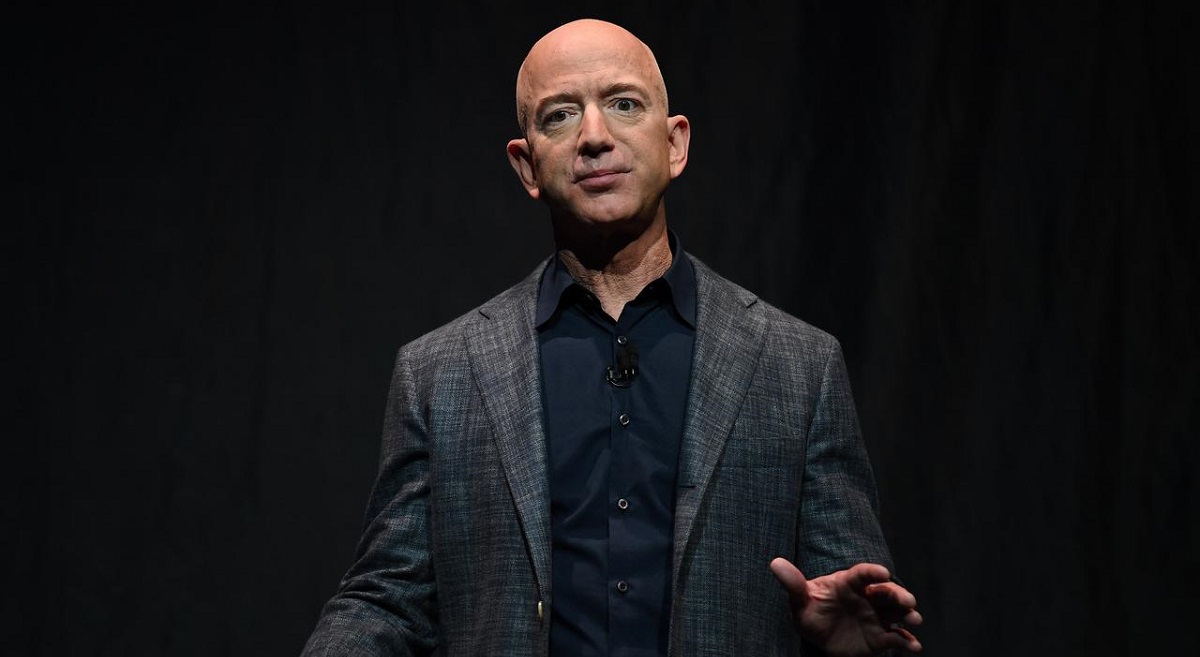 Джефф Безос йде з поста гендиректора Amazon