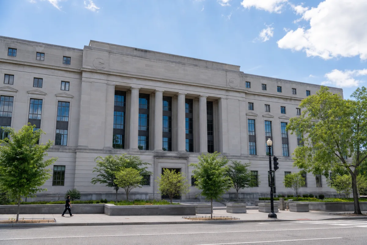 Сенатори США вимагають від адміністратора CMS Оза дані про контакти з заперечувачами виборів
