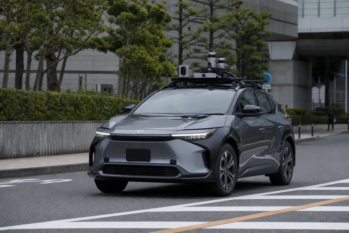 Waymo тестуватиме роботаксі Toyota bZ4X у Японії