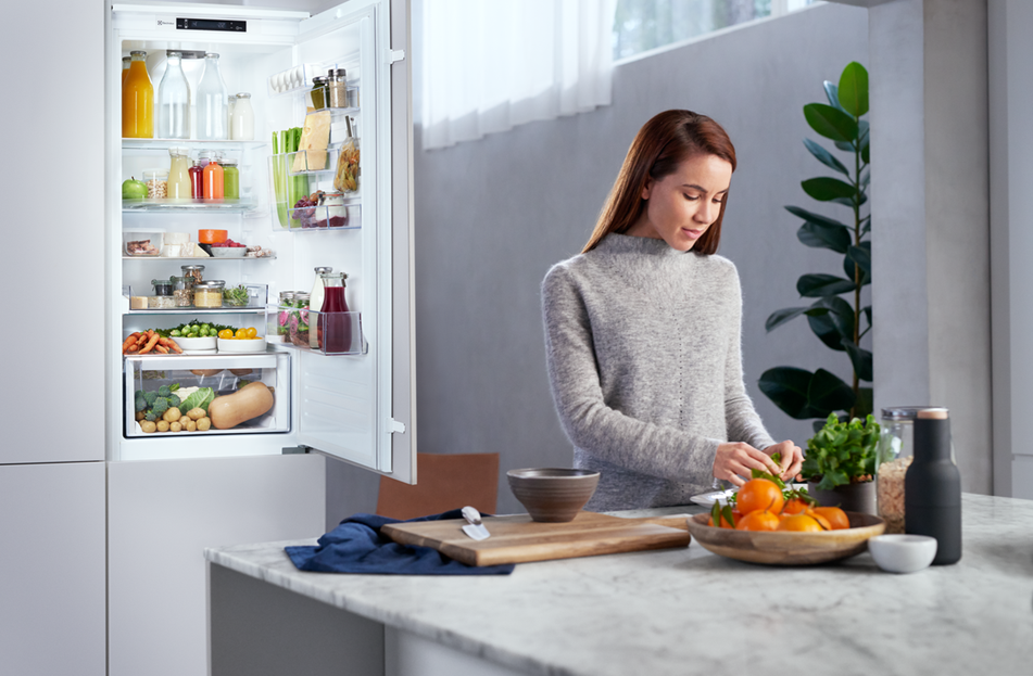 Amazon розробляє холодильник, який стежить за терміном придатності продуктів та замовляє нові