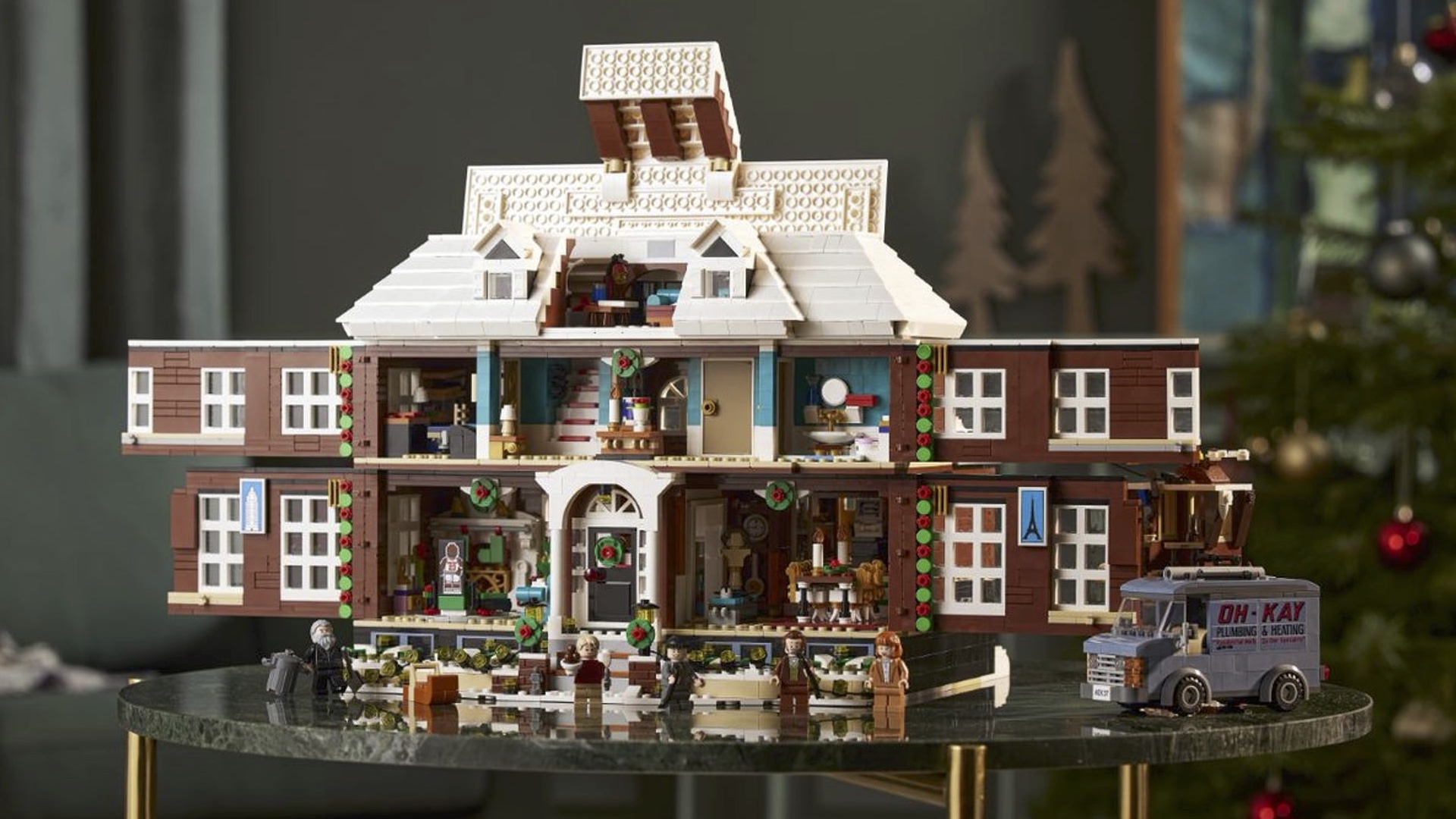 LEGO представив конструктор по фільму «Один вдома», створений українським дизайнером