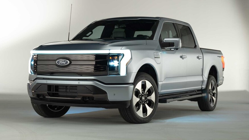Ford припинив приймати замовлення на свої електропікапи. Компанія виявилася не готовою до такого попиту