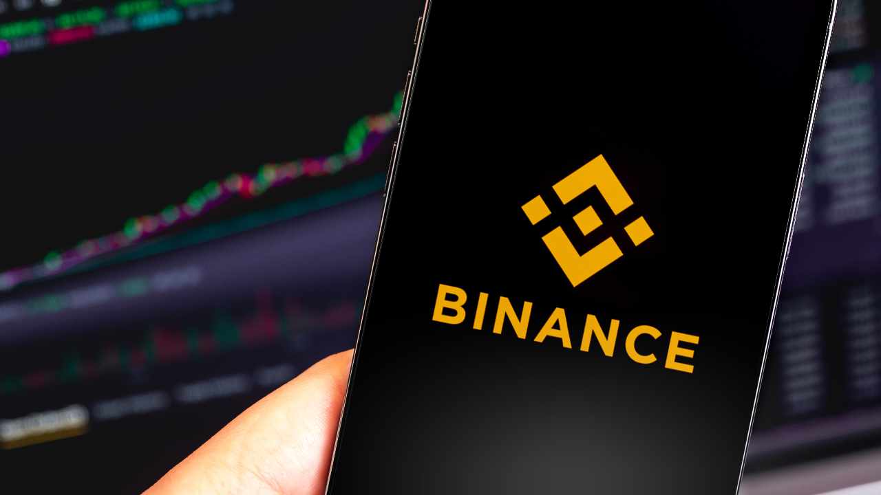 Binance інвестувала $200 млн у журнал Forbes