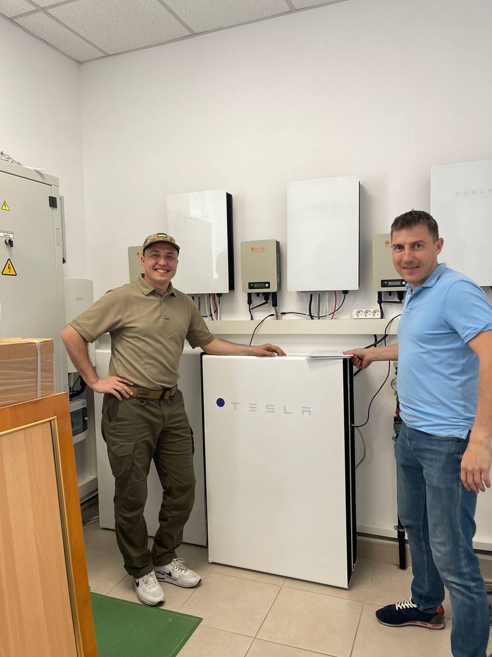 В амбулаторії Бородянки встановили сонячні станції Tesla Powerwall, передані Ілоном Маском