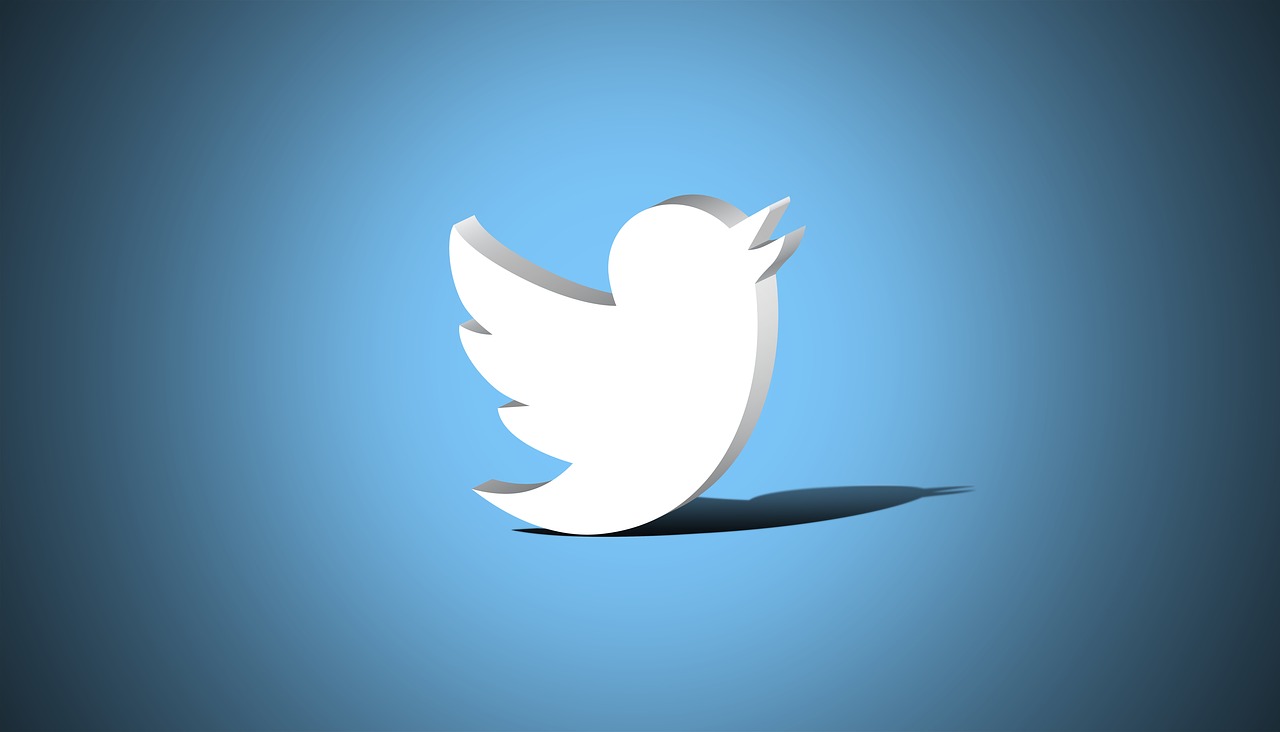 Після введення платної верифікації у Twitter, соцмережу заполонили підроблені акаунти знаменитостей, політиків та компаній