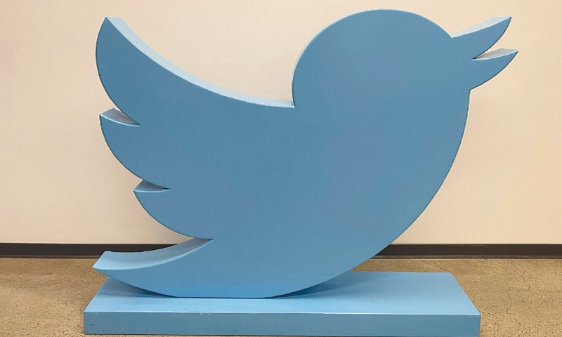 Статую логотипу Twitter продали на аукціоні за $100 тисяч
