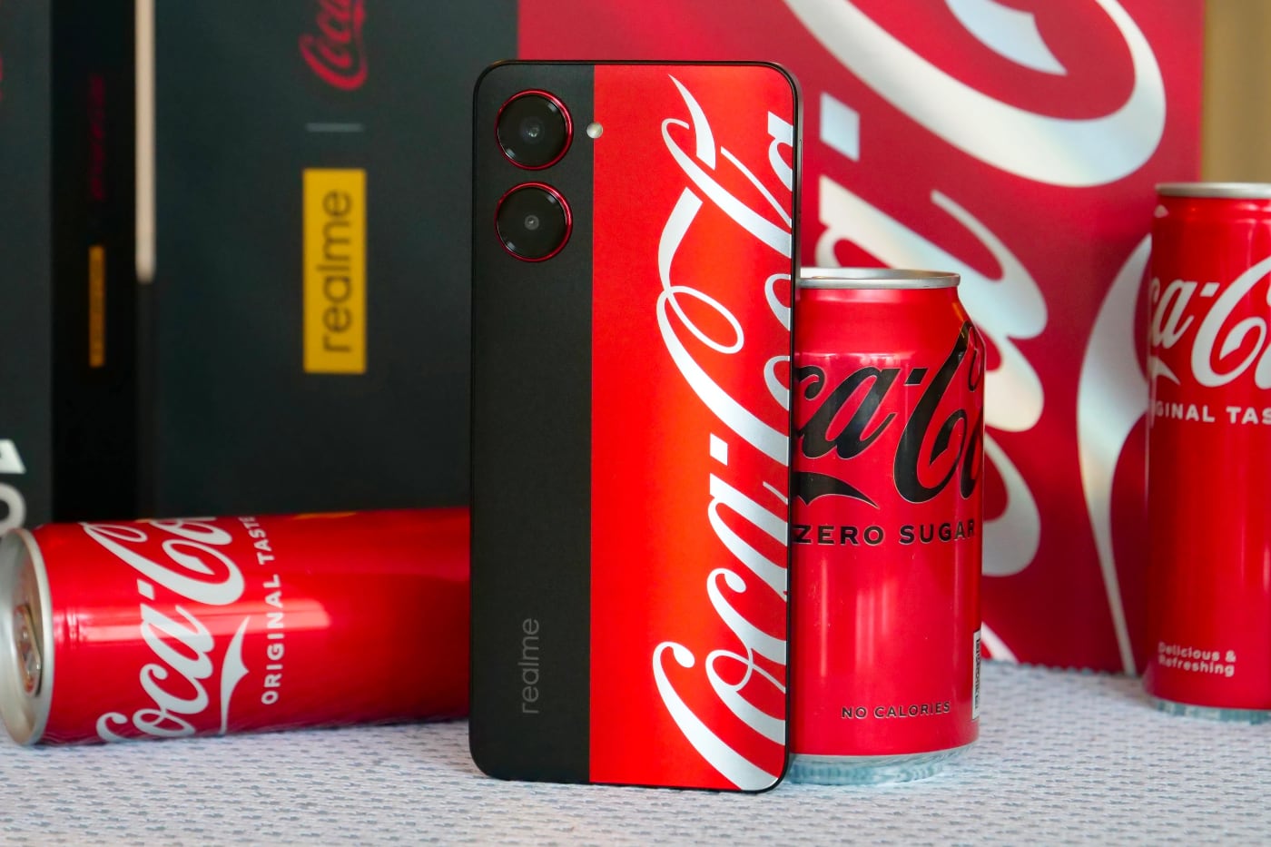 Coca-Cola випустила фірмовий смартфон