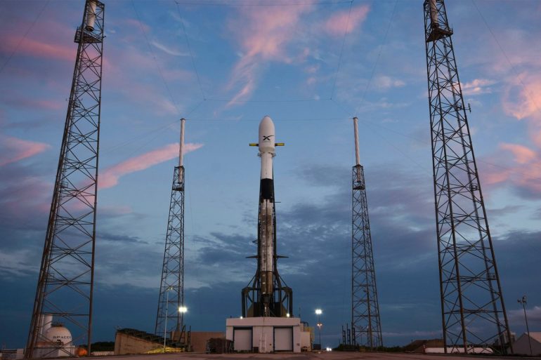 Сегодня состоится перенесенный запуск ракеты Falcon 9 с интернет-спутниками Starlink