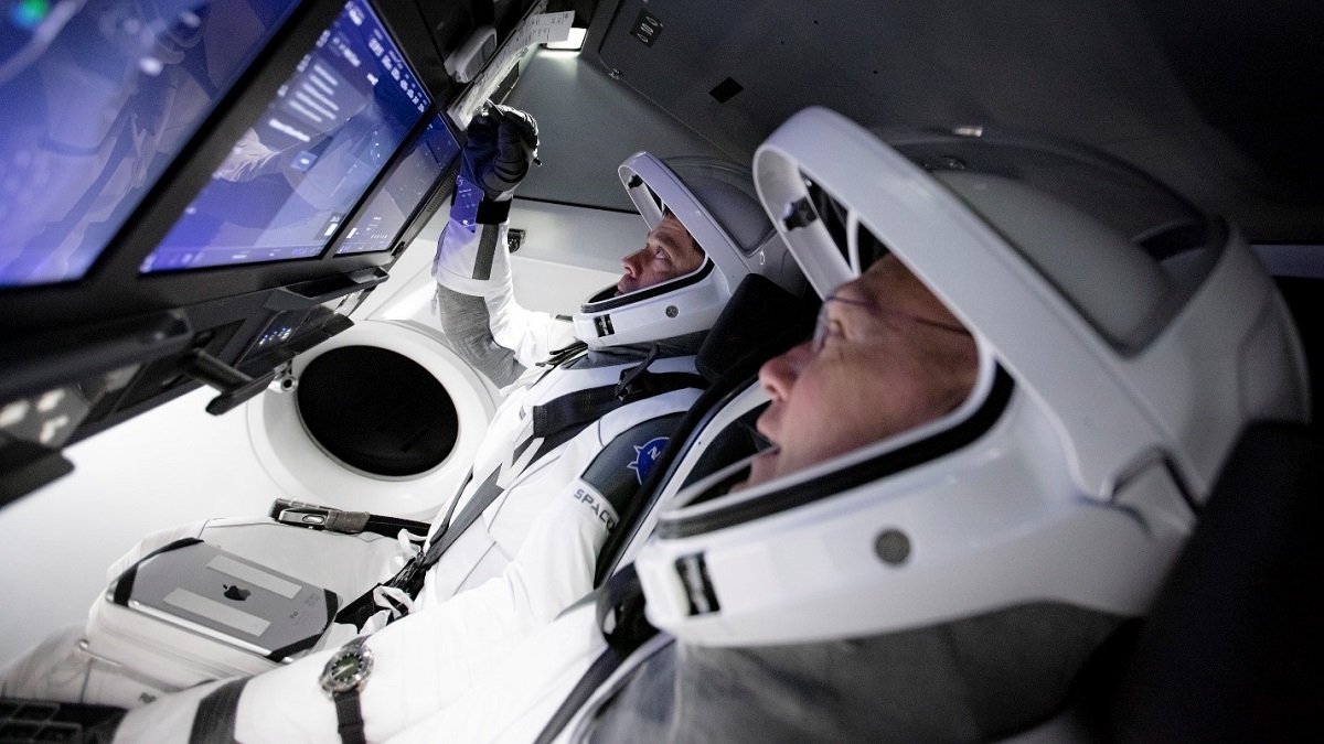 NASA назвало время, когда астронавты с Crew Dragon смогут попасть на МКС