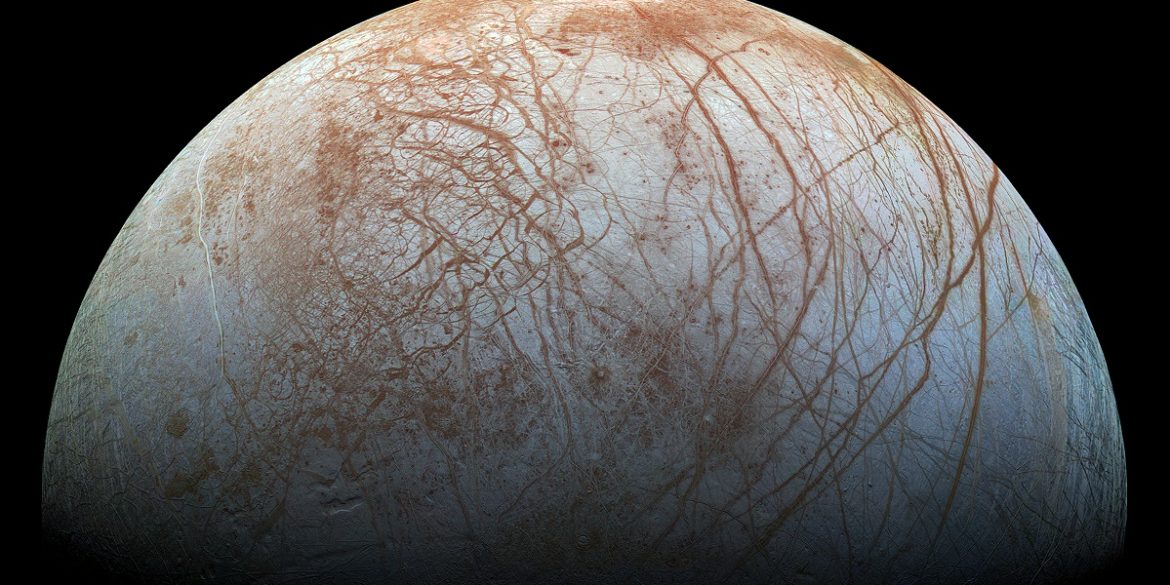 Ученые NASA считают, что океан на спутнике Юпитера обитаем