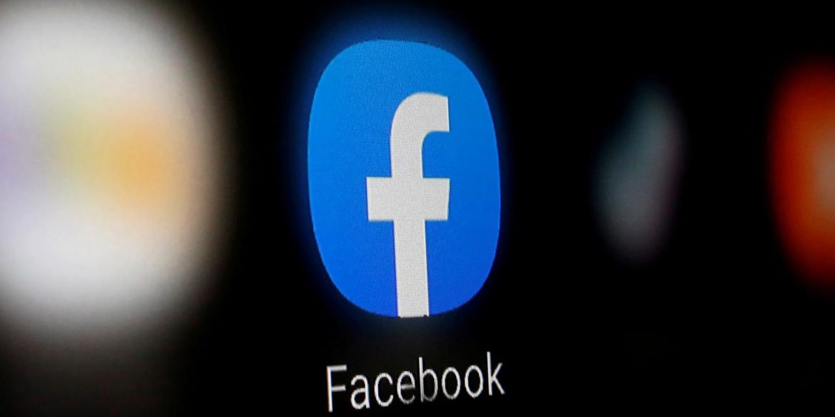 Facebook начинает маркировать СМИ, контролируемые государством