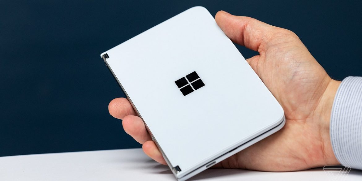 Microsoft випустить гнучкий смартфон з двома дисплеями вже в кінці серпня