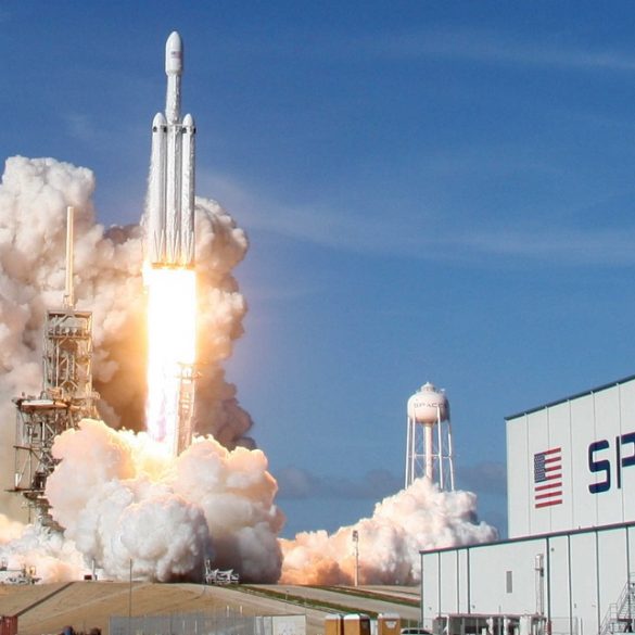 SpaceX веде переговори з інвесторами про залучення $44 млрд