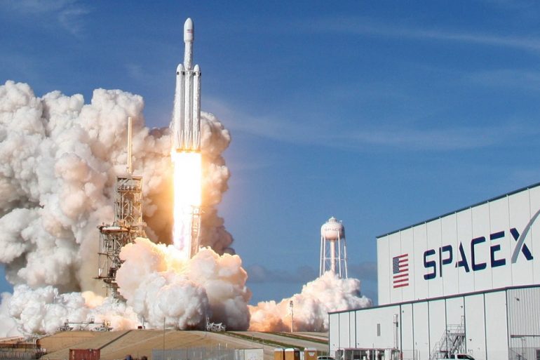 SpaceX веде переговори з інвесторами про залучення $44 млрд