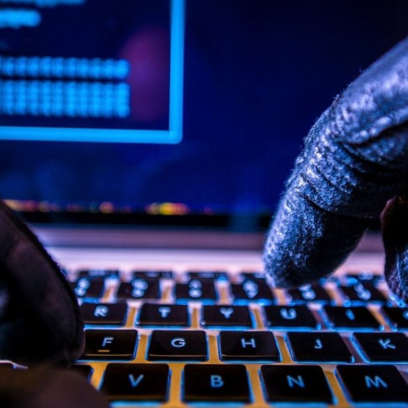 США звинувачують російських військових у створенні комп'ютерного вірусу-зломщика «Дроворуб»