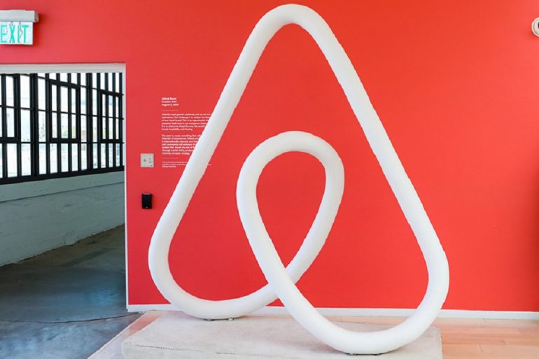 Airbnb заборонив проводити вечірки в орендованих будинках
