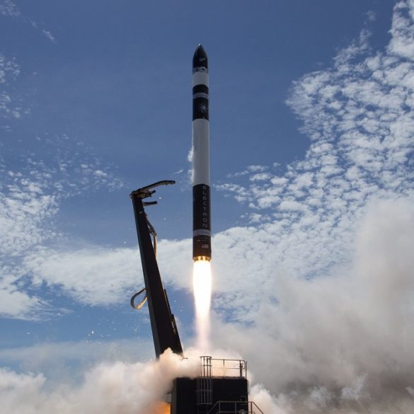 Rocket Lab успешно запустил ракету Electron со спутником