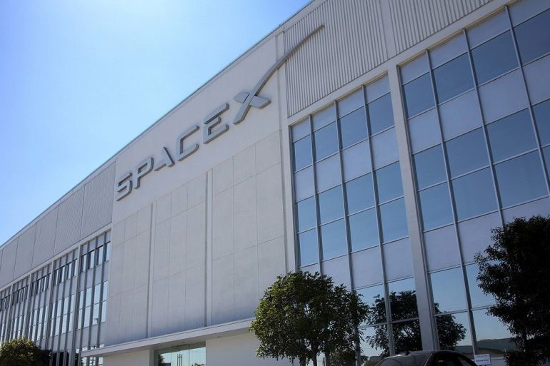 SpaceX привлекла инвестиции на сумму $1,9 млрд. Это рекорд в истории компании