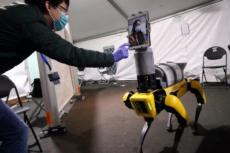 Boston Dynamics создали робота-доктора для бесконтактной помощи пациентам с COVID-19