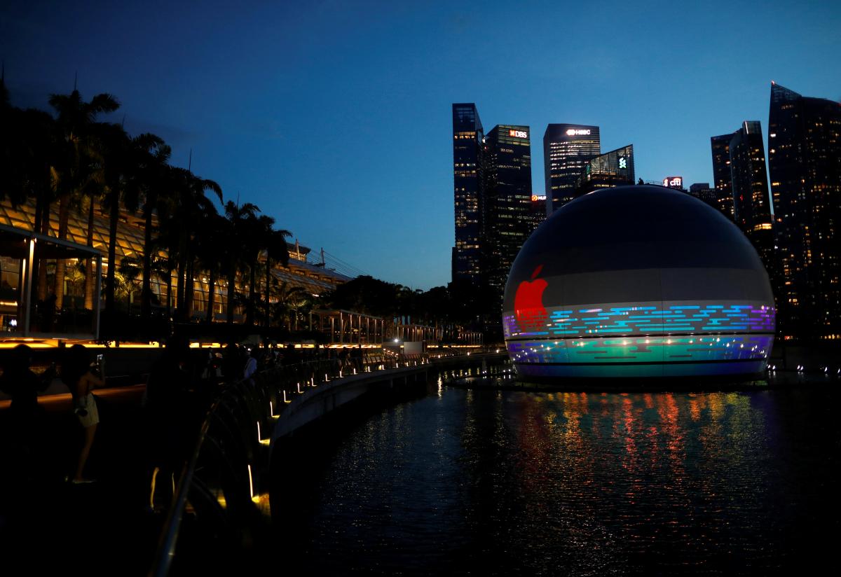 Як виглядає плавучий Apple Store в Сінгапурі