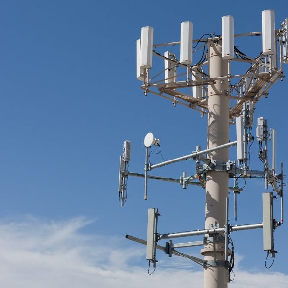 Минцифры обвинило местные власти в препятствии размещению базовых станций мобильной связи