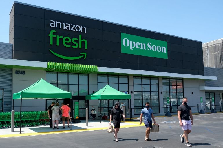В Лос-Анджелесе открылся продуктовый магазин Amazon с умными корзинами