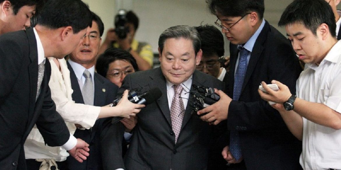 Помер голова Samsung, який перетворив компанію в міжнародного гіганта електроніки