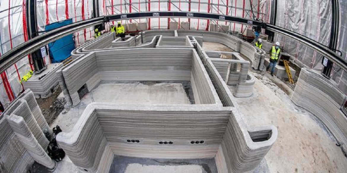 В Германии печатают первый бетонный дом на 3D-принтере