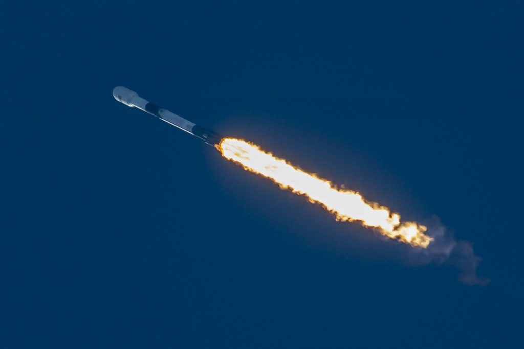 Фото: SpaceX запустила 14 партию интернет-спутников Starlink