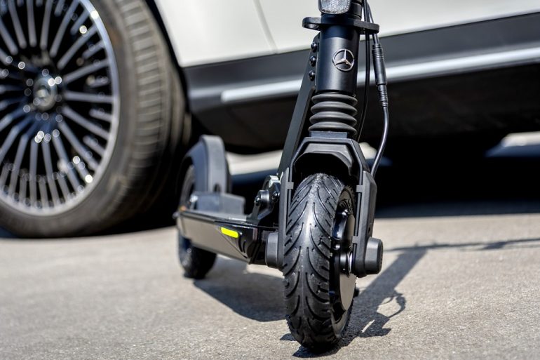 Mercedes-Benz представив свій електросамокат eScooter