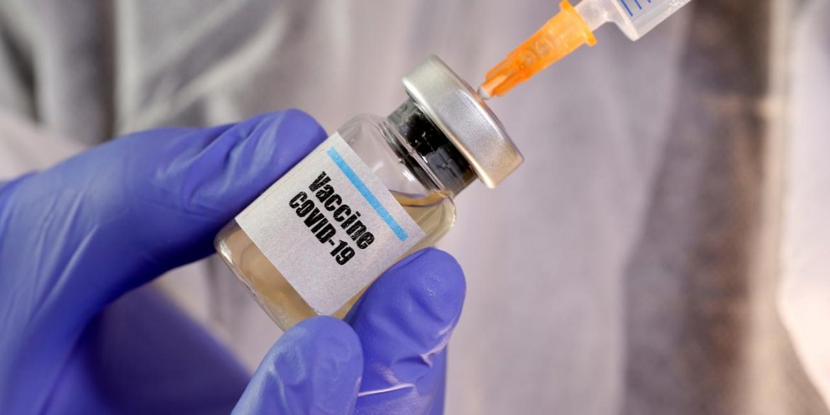 В Великобритании 90 добровольцев заразят коронавирусом для создания вакцины