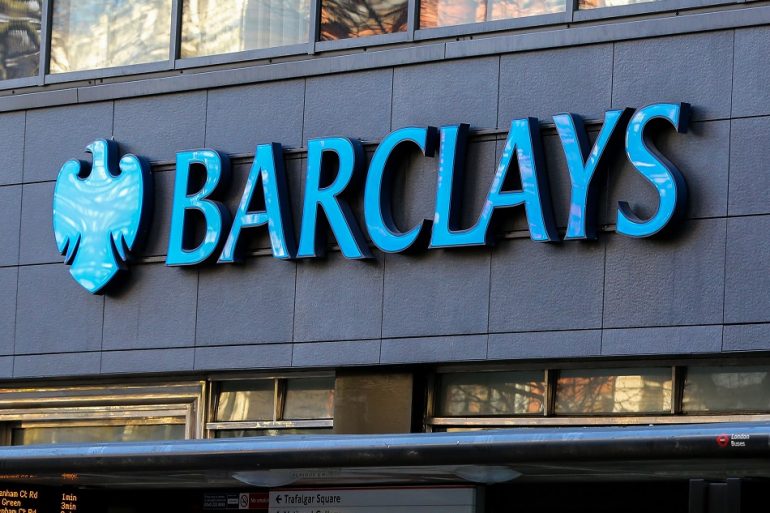 Банк Barclays оставляет больше половины сотрудников на удаленке в целях экономии